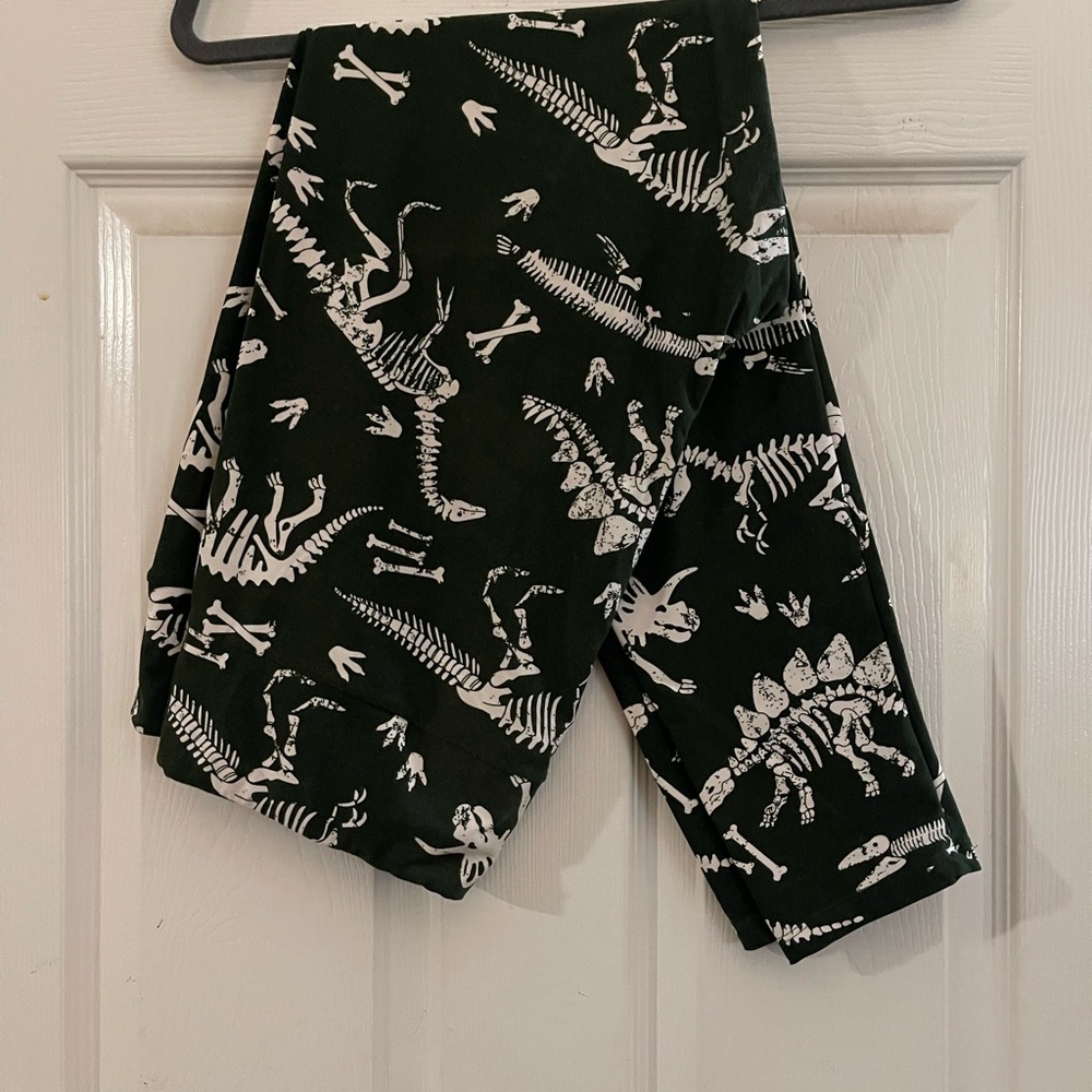 Lularoe TC2 Dinosaur Print Leggings - Green and White